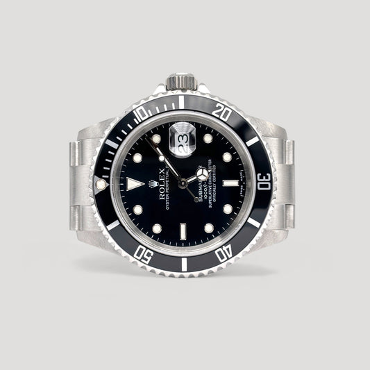 Mint Rolex Submariner Date 40mm 16610